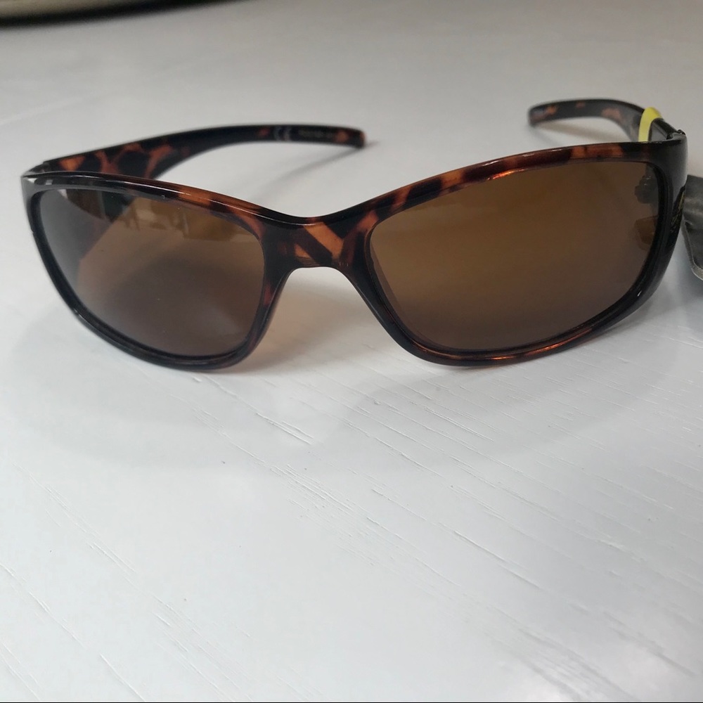 NWT Foster Grant polarized max block sunglasses